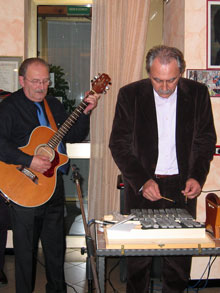 Gigi Rognoni alla chitarra e Giovanni Mocchi al litofono